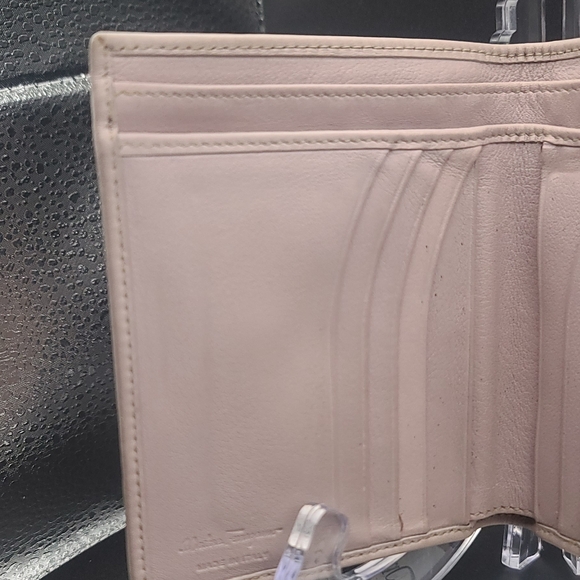 Salvatore Ferragamo wallet - Picture 13 of 17